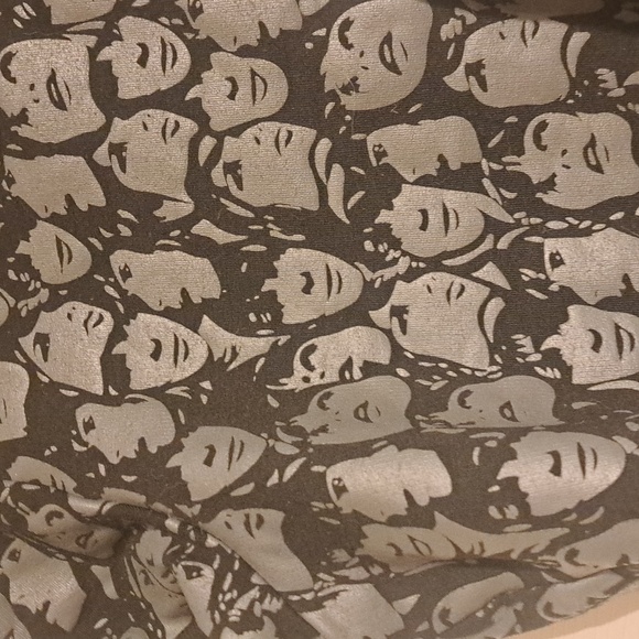 🎬 Black & gray short sleeve crop sweater With hoodie & zipper Gothic rock vibe - Picture 3 of 4